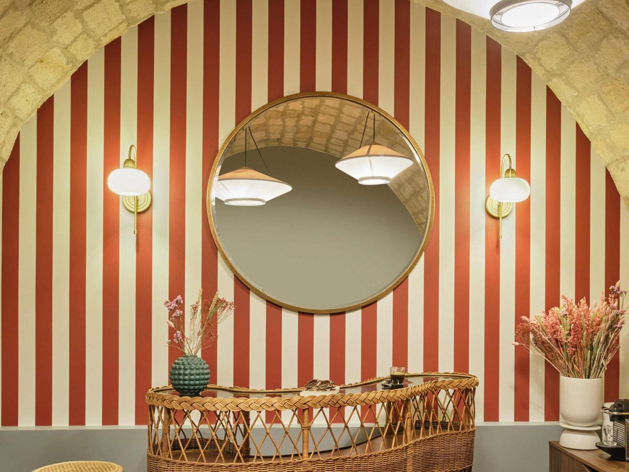 Hotel Mercure Notre Dame Saint Germain Des Prés 4*